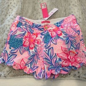 Lilly Pulitzer Buttercup Scalloped knit shorts size 6